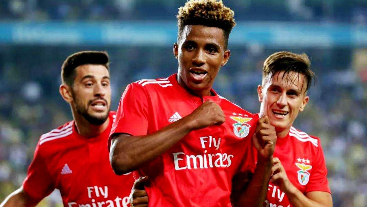 车辆处于静止状态被撞，是否应承担责任？